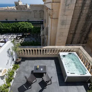 https://u-collection-suites-and-apartments.hotelssaintjulians.com