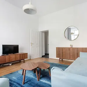 https://universum-apartment.vienna-besthotels.com